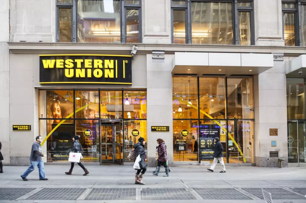 Western Union Opens New Front in Cash-Transfer War: Gas Stations - WSJ